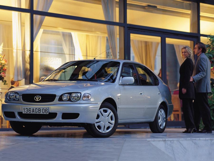 Toyota Corolla 5-Door '1999